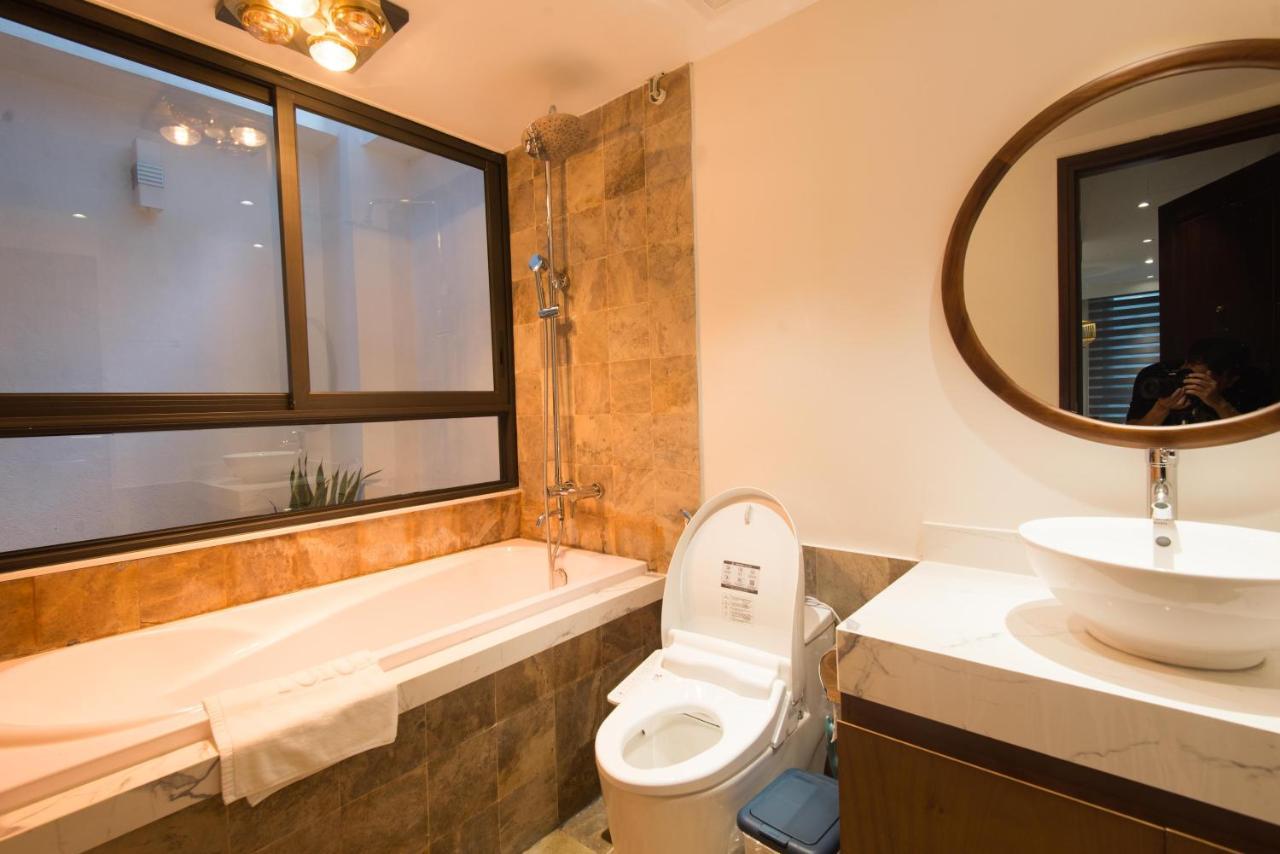 22Housing Hotel & Apartment 81 Linh Lang Hanoi Exterior photo